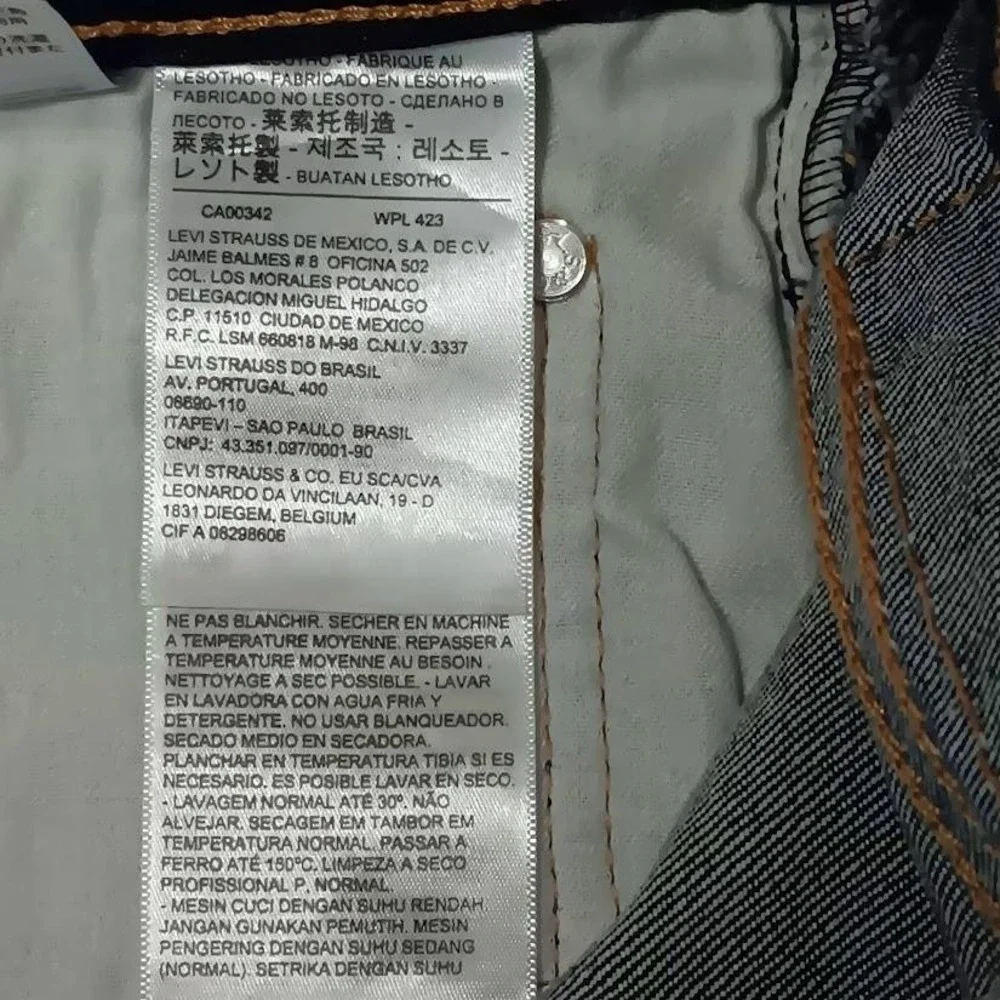 Levis 505 Jeans Mens 42x30 Blue Regular Fit Straight Leg Medium Wash Denim Pants